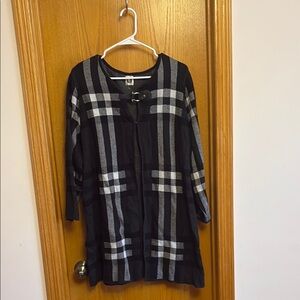 Anne Klein Black and Gray Plaid Cape